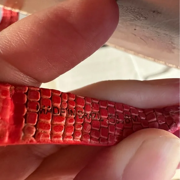 Tory Burch Mini Miller Flat Thong Micro Tejus Print Leather Sandals. Size 8 - Picture 5 of 9